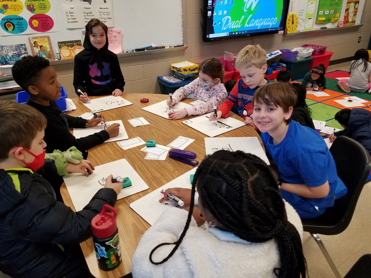 senorads2005's tweet photo. Mableton DLI 2nd grade: Differentiated Math with a variety of manipulatives so ALL students can be successful! @MabletonES @CCSDLanguages #bestdayever #UlimateLearningExperience https://t.co/wsEDuSO05q
