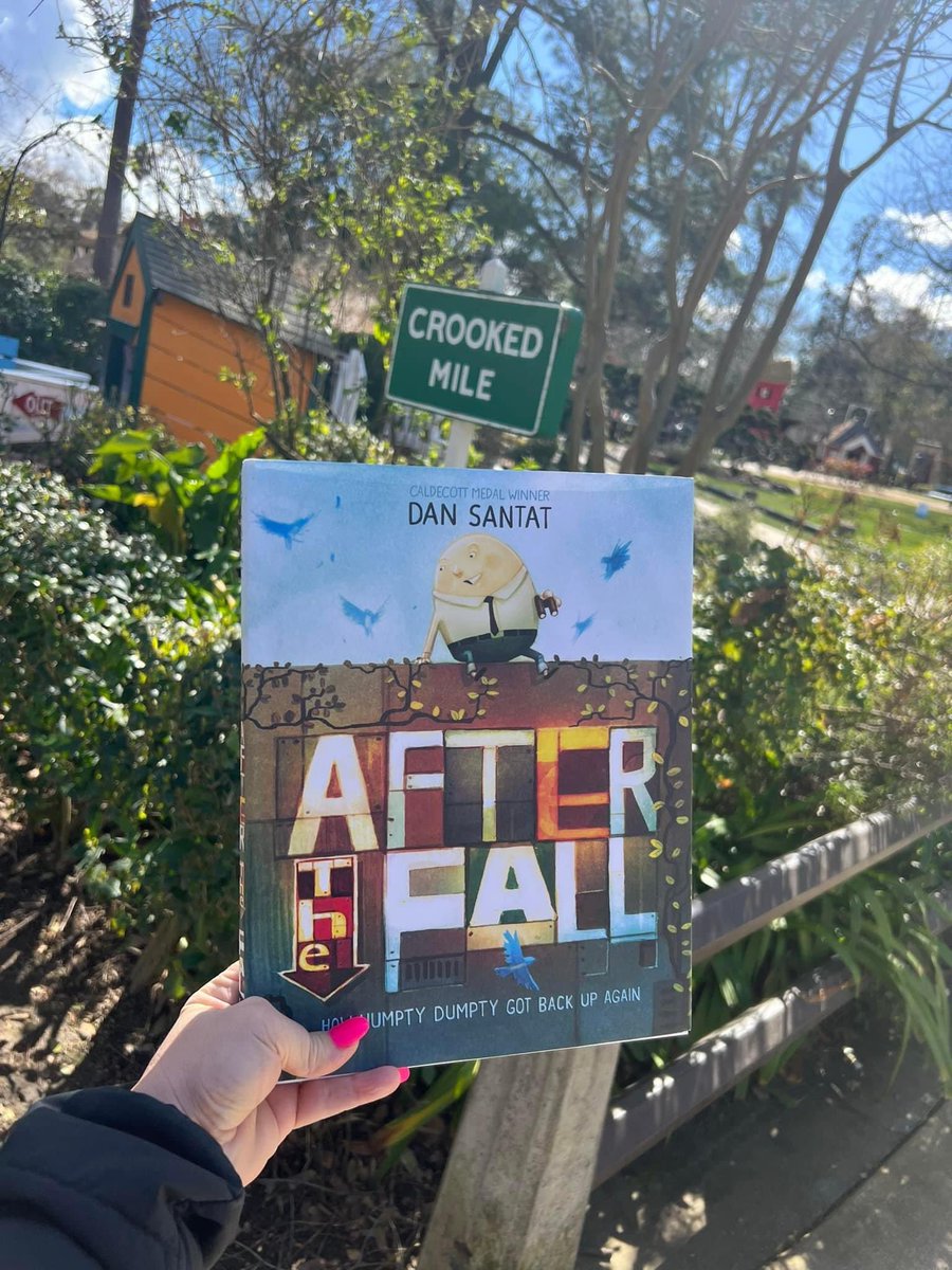 SenatorAshby's tweet photo. Today I joined a half dozen other elected officials as we celebrated the importance of literacy, by reading to kiddos at Sacramento’s iconic Fairytale Town. 

It’s a beautiful and fun tradition. 

A 🧵 on 📖 https://t.co/B9WOI3e4iO