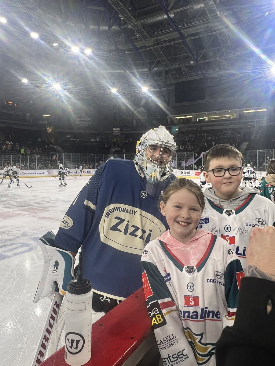 DaniMcC21's tweet photo. Always your pucky day when you get to meet some Giants and win a @StenaLine trip to Scotland 😃 @COOP_Da_Ville @JWhis35 @Scott10Conway Very happy kiddos! Thank you @GiantsOSC https://t.co/t1g9wBLfdw