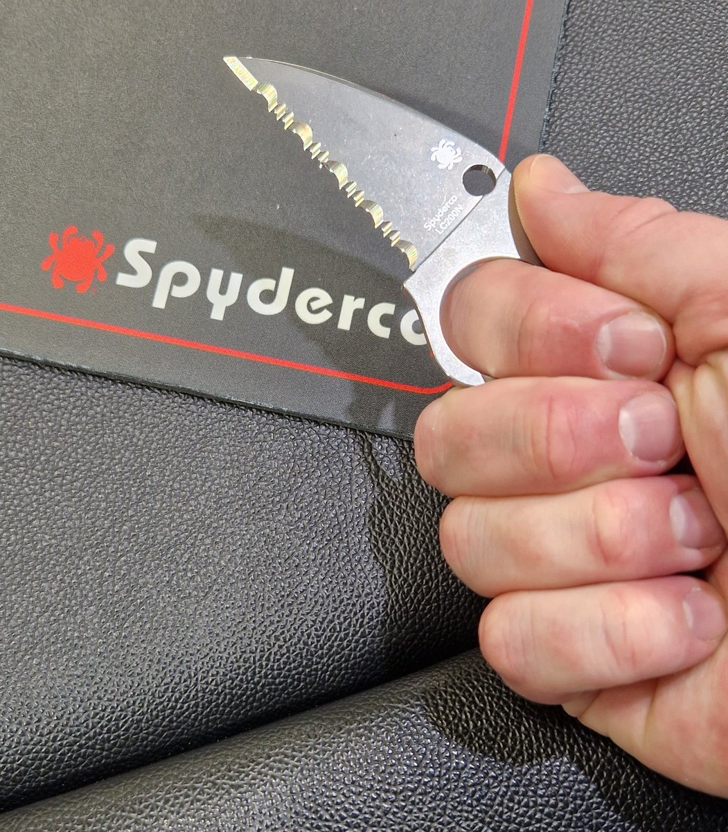 spydercollector's tweet photo. The #swick5 at the #spyderco booth at #iwa2023. One major advantage of shows like these is that you can get hands-on with a new knife, instead of relying on digital images and reviews. The small version didn't fit me at all, the large however, just jumped high on my wishlist. https://t.co/DD0uXhzAhd