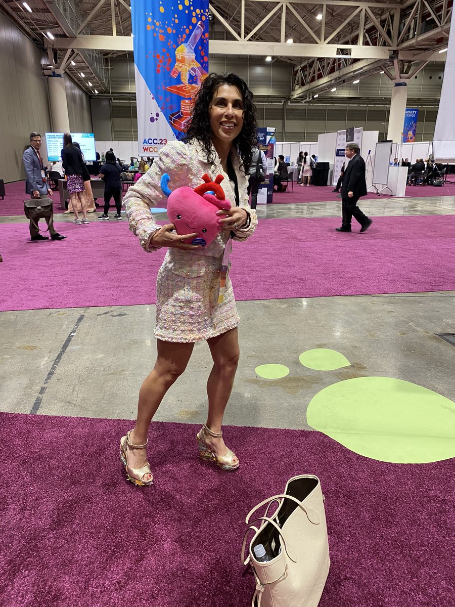 DrMarthaGulati's tweet photo. That time they let me hold Artie…
And then we left!
#whereisArtie #heiswithme #acc23 #wccardio @accintouch @VietHeartPA @iamritu @DougDrachmanMD @KBerlacher #LookforArtieinLoaAngeles https://t.co/OVJnzVyZmb