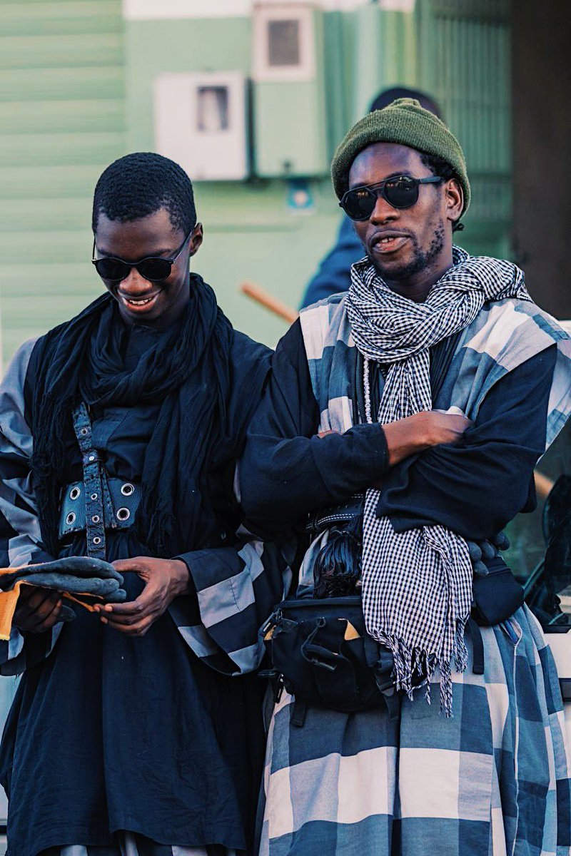 xelkoom's tweet photo. Ligeeyal Yàlla
Ku Yàlla gërëm ku mu gërëm Yàlla gërëm.
Ndigal moo gën ludul moom. Ku tàqul doo set.
Aji nataal ji 📸: @bsylla_
#photo #city #senegal #dakar #galsencreatives #sky #beauty #nice #lifestyle #design #portraitart #praying #culture #girl #blackskinmodel https://t.co/zgu4syVJpA
