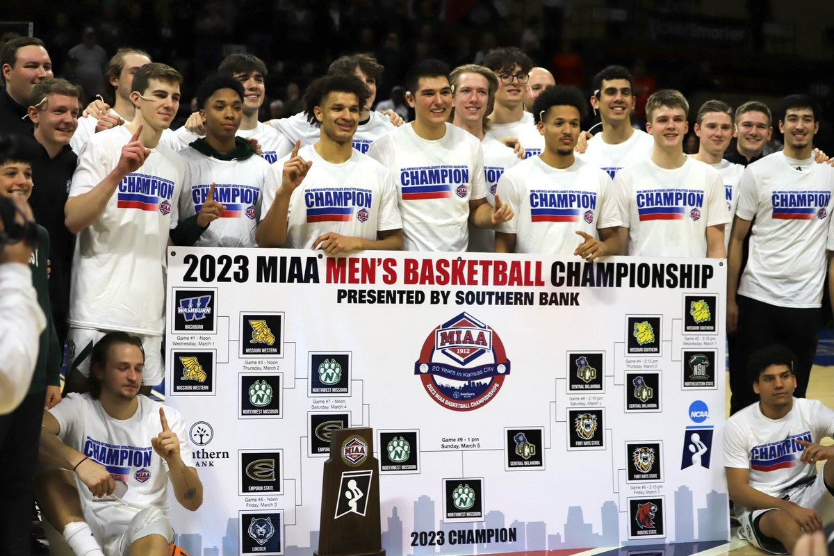 NWBearcatMBB's tweet photo. Champs. https://t.co/1GJjt6a349