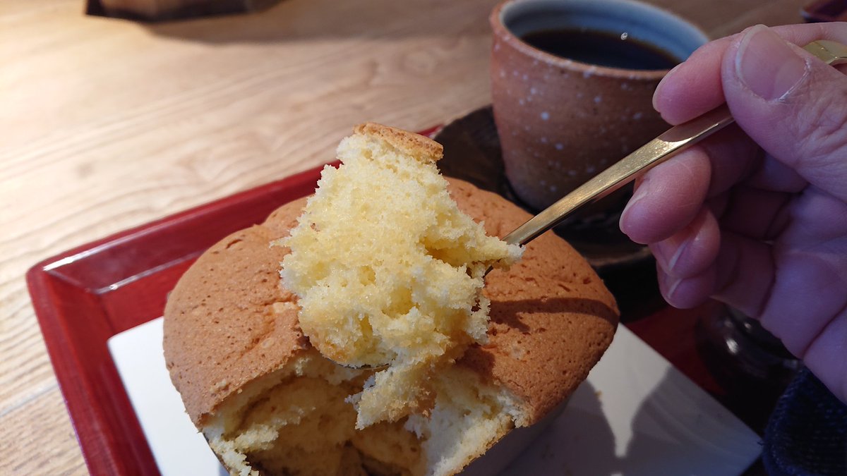 MACO36052524's tweet photo. CLUB HARIE(La Collina 近江八幡)

カステラカフェの｢焼きたてたねやカステラセット｣🤗✨
ほんのり甘いフワフワのカステラに小豆をのせると更に美味しい♥️
コーヒーも美味しかった🤭
#CLUBHARIE #LaCollina近江八幡
#カステラカフェ #焼きたてたねやカステラセット https://t.co/DlRzoLeK62