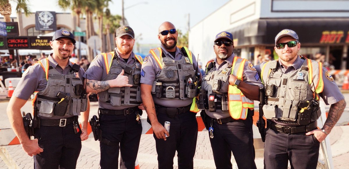This is #BikeWeek2023 folks. When the lights and cameras are off, we are legit out here! @DaytonaBchPD @OfficialOPLive @OnPatrolLive @SgtMarcusBooth @RichardJMaher #LoveDaytona #SERVICE