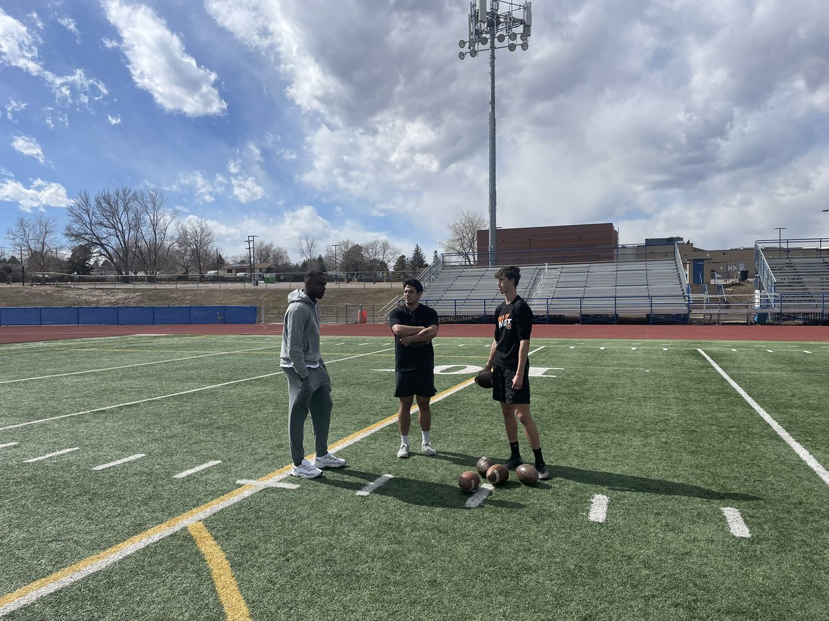 Love having <a href="/Broncos/">Denver Broncos</a> punter and <a href="/OneOnOneKicking/">OneOnOne Kicking Camps🏈</a> family Corliss Waitman out to help!! Thank you!!!