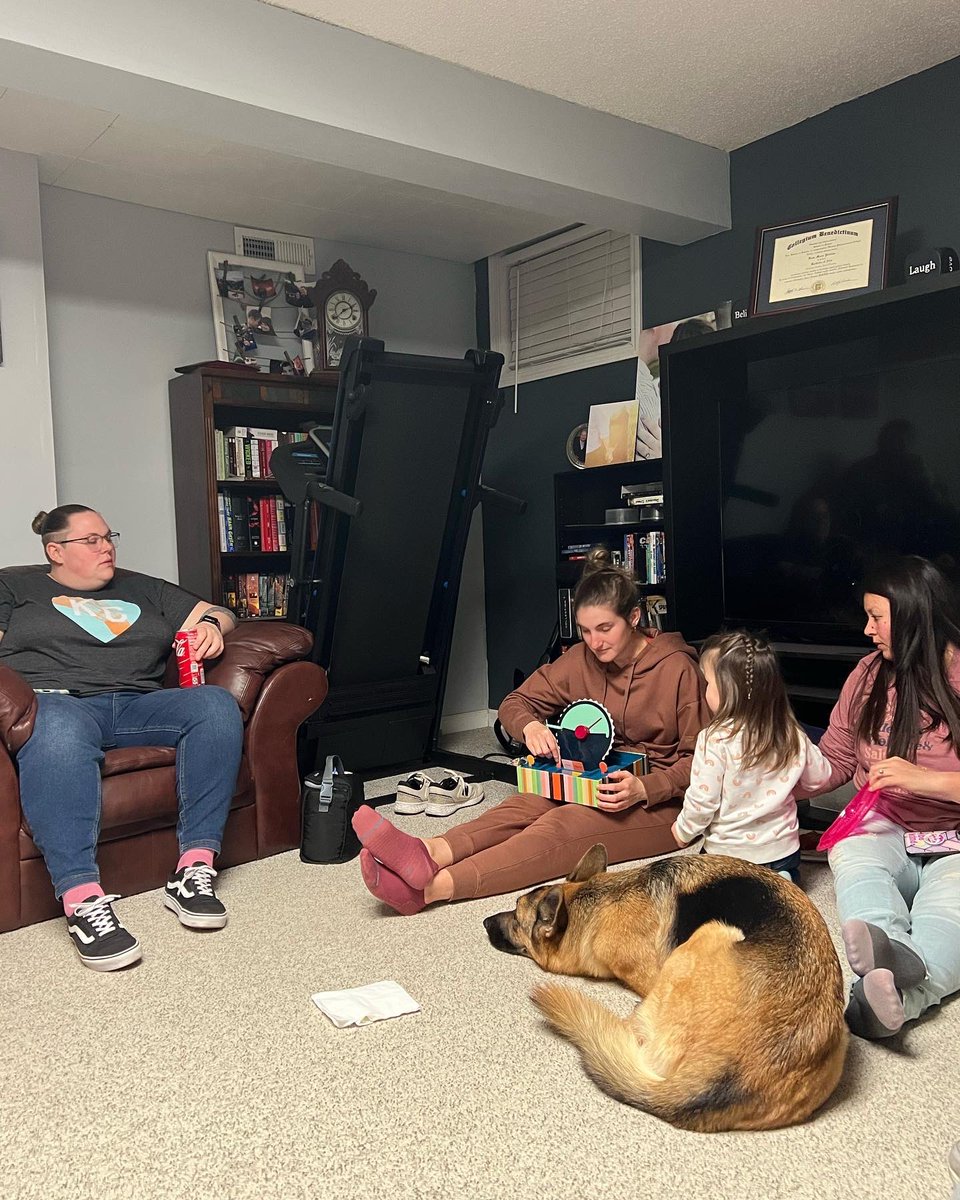 kimparato91's tweet photo. We had a blast playing Wavelength! @Tryazon @Asmodee_USA #asmodeepartygame #wavelengthgamenight #partygame #boardgamenight #tryazon #tryazonparty https://t.co/ttcmT2xaRM