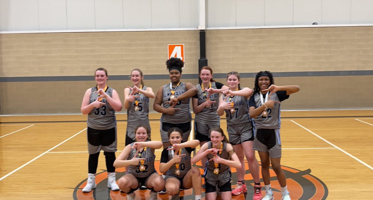MommaJae10's tweet photo. I'm lost for words right now, but just know that these girls did it for their Coach Zeke! 💙🖤🏀🙏🏼💔Long Live Coach Zeke! https://t.co/VXuQcv39DO