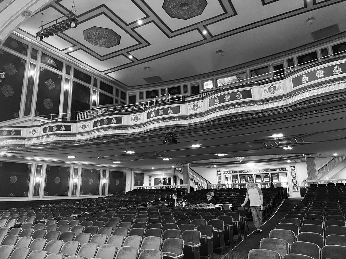 MatthewAlecJazz's tweet photo. A few cell phone photos from last night’s FOURNR: The Premier Foreigner Tribute performance at the breathtaking Robins Theatre
More professional photos to follow!
We had an absolute blast. Thank you to everyone who came out!! Huge crowd.
#fournr #matthewalec #foreigner https://t.co/2elYKmdkuC