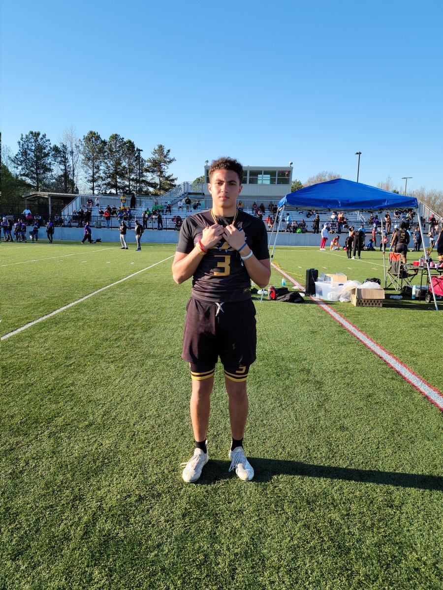 CoachDaniels06's tweet photo. 2️⃣6️⃣ QB @BraxAnderson_26 was one of the most impressive kids that I seen today! Kid has a really strong arm. Throws the ball down field easily. He's a name to know 👀 https://t.co/CJzpCS8KpG