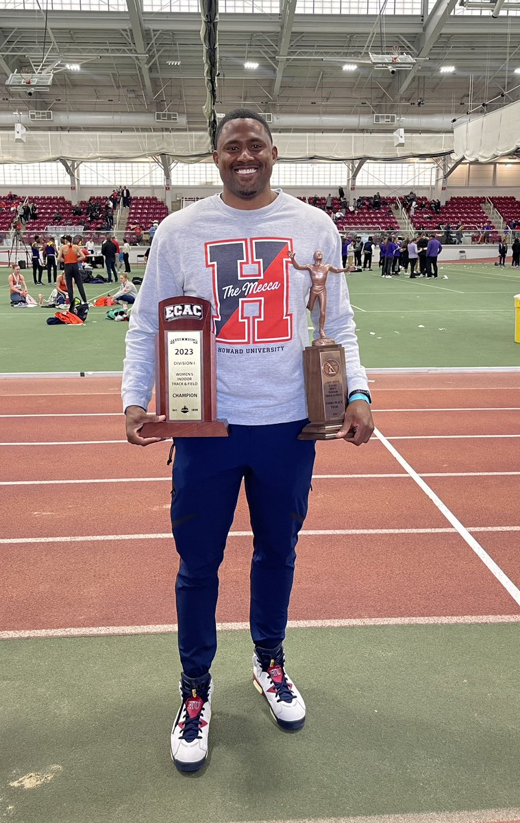 My first time at the indoor IC4A/ECAC Championships and we’re coming home with more hardware and four school records! 
Women finish in 1st place, Men 3rd. Great wrap to the indoor campaign!

#BeTheStandard 🦬
