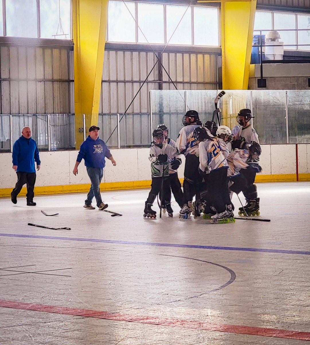 Hampton_inline's tweet image. Hampton/Pine Richland MS3 won game 2 of their Championship to force a game 3 next week!