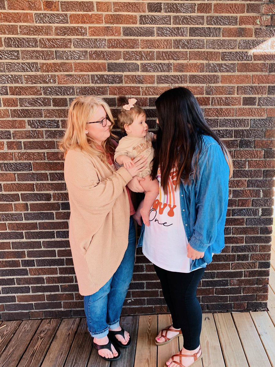 madelinemoore37's tweet photo. Got to meet + celebrate Miss River today 💜 https://t.co/j3RM6gNc8X