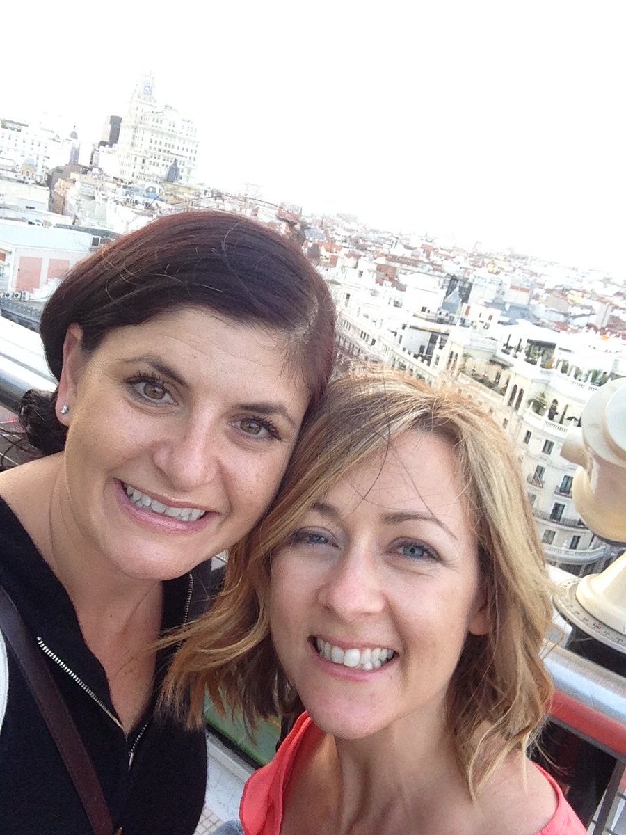 lasuperprofe78's tweet photo. Definitely an #oldiebutgoodie of me and my bff in the exact place that we’ll be in one month! #madrid #cltaphotochallenge #clta2023 ⁦@CLTAtweets⁩ I forgot about that short hair I used to have! https://t.co/qQZXWY9t3F