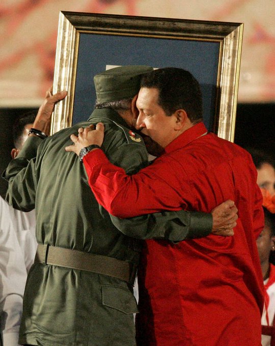 Lo más importante habrá de ser su consagración total al más noble humano delos oficios: salvar vidas y preservar salud. #ChávezVive #CubaPorLaVida <a href="/cubacooperaven/">Misión Médica Cubana en Venezuela</a> <a href="/MINSAPCuba/">Ministerio de Salud Pública de Cuba</a> <a href="/japortalmiranda/">José Angel Portal Miranda</a>