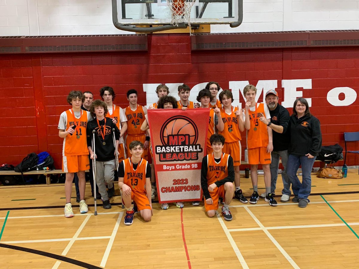 The Grade 9s from Holy Trinity <a href="/hthtigers/">HolyTrinityHigh</a> capture gold in a hard fought championship game against St. Kevin’s!  <a href="/skhmavericks/">St Kevin's High</a>   Proud of this new squad !
#newkidsintown <a href="/gotigersathlete/">hthathletics</a>