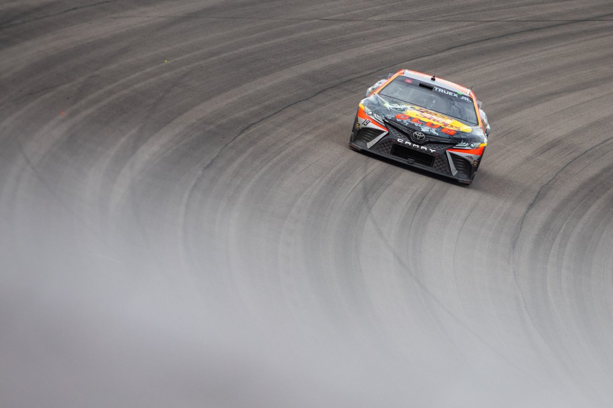 JoeGibbsRacing's tweet photo. 𝗦𝗧𝗔𝗚𝗘 𝗧𝗪𝗢 𝗥𝗘𝗦𝗨𝗟𝗧𝗦

P4 - @MartinTruex_Jr 
P5 - @CBellRacing 
P8 - @dennyhamlin 
P24 - @TyGibbs (-1 Lap)

#TeamToyota https://t.co/ZlBquceMkl