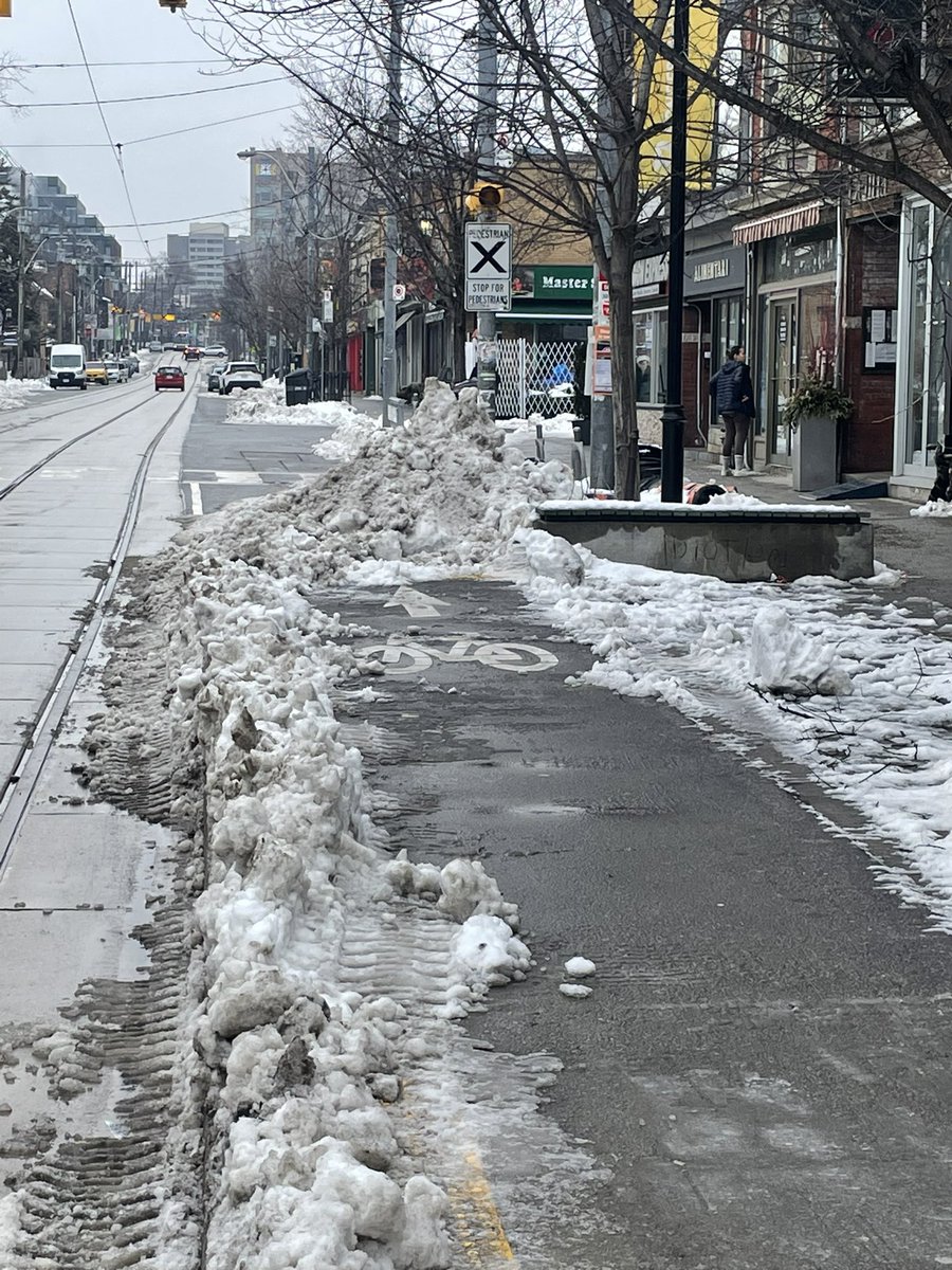 UrbanImages's tweet photo. .@TTChelps @gordperks @311 who is the contractor that clears the Roncesvalles TTC bump outs?  They have been impassible for bicycles for 2 weeks now.  Multiple locations along Roncesvalles. https://t.co/ik1tGkKAm7