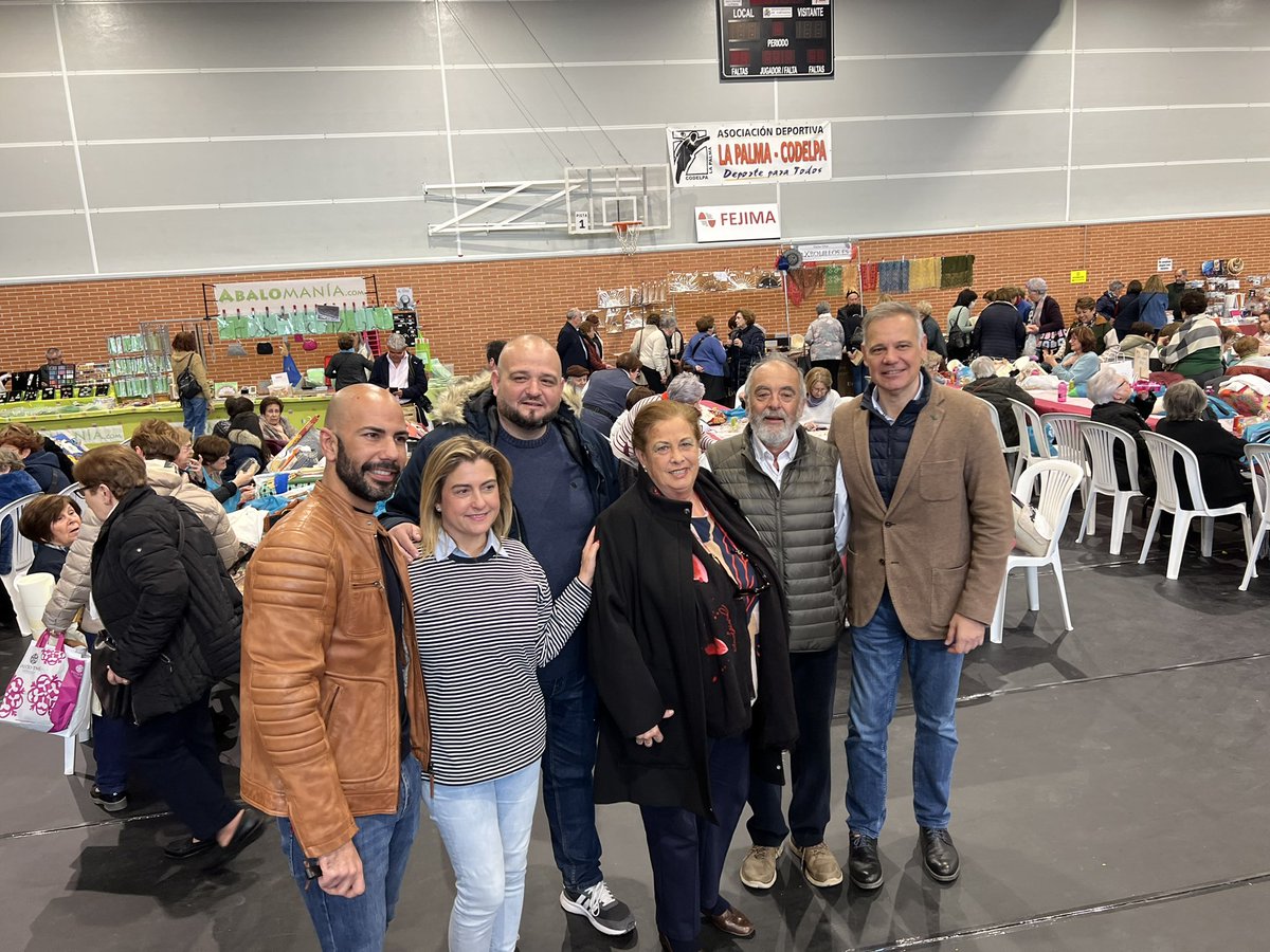 psoe_ct's tweet photo. Un día intenso en La Palma acompañando las actividades con motivo de la Feria del Libro y el Encuentro de Encajeras de Bolillo que ha reunido a más de 400 mujeres. Con nuestra gente, nuestras tradiciones culturales y nuestras diputaciones.
#LiderandoElProgreso #CartagenaLaRazón https://t.co/L6W6c9pp3s