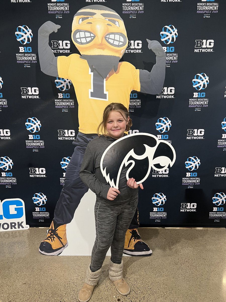 NatHunter4's tweet photo. Go Hawks!!!! #B1GWBBT https://t.co/adcrYKImeC