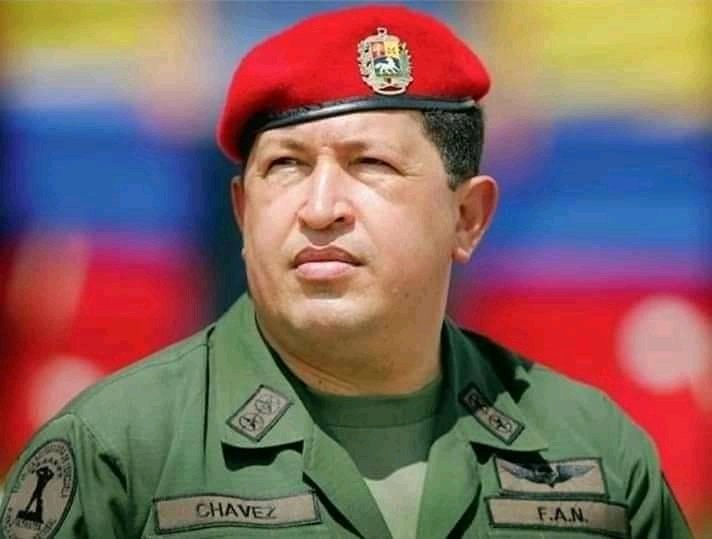 Raúl Castro: "Cuba estuvo y estará al lado del pueblo venezolano, ese es nuestro homenaje a Chávez".
 🇻🇪🇨🇺 #ChavezVive #YoSoyChavez #IslaRebelde #MejorEsPosible