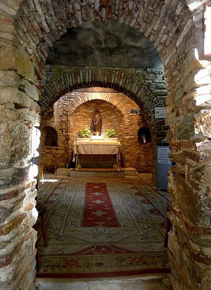 GJH31459137's tweet image. #libraryofCelsus, #Ephesus. Yeah, it&apos;s  very important world culture. We have visited in #Ephesus, Turkey 2018 and nearby The House of The Virgin Mary in Ephesus on historic places.