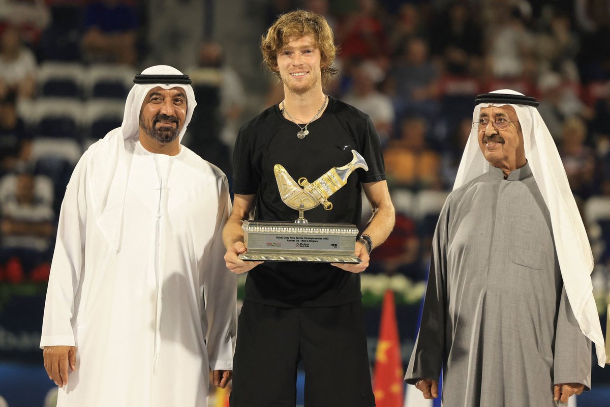 AndreyRublev97's tweet photo. Thank you Dubai and @DDFTennis Thank you for the unreal support 🖤 1st final of the season https://t.co/ZU9nW1Voe5