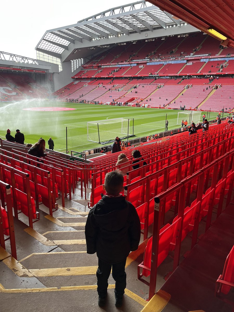 Maltby29x's tweet photo. Doesn’t get much better than that my boy 🤞🏻🔴 https://t.co/BTMYZLQjeK