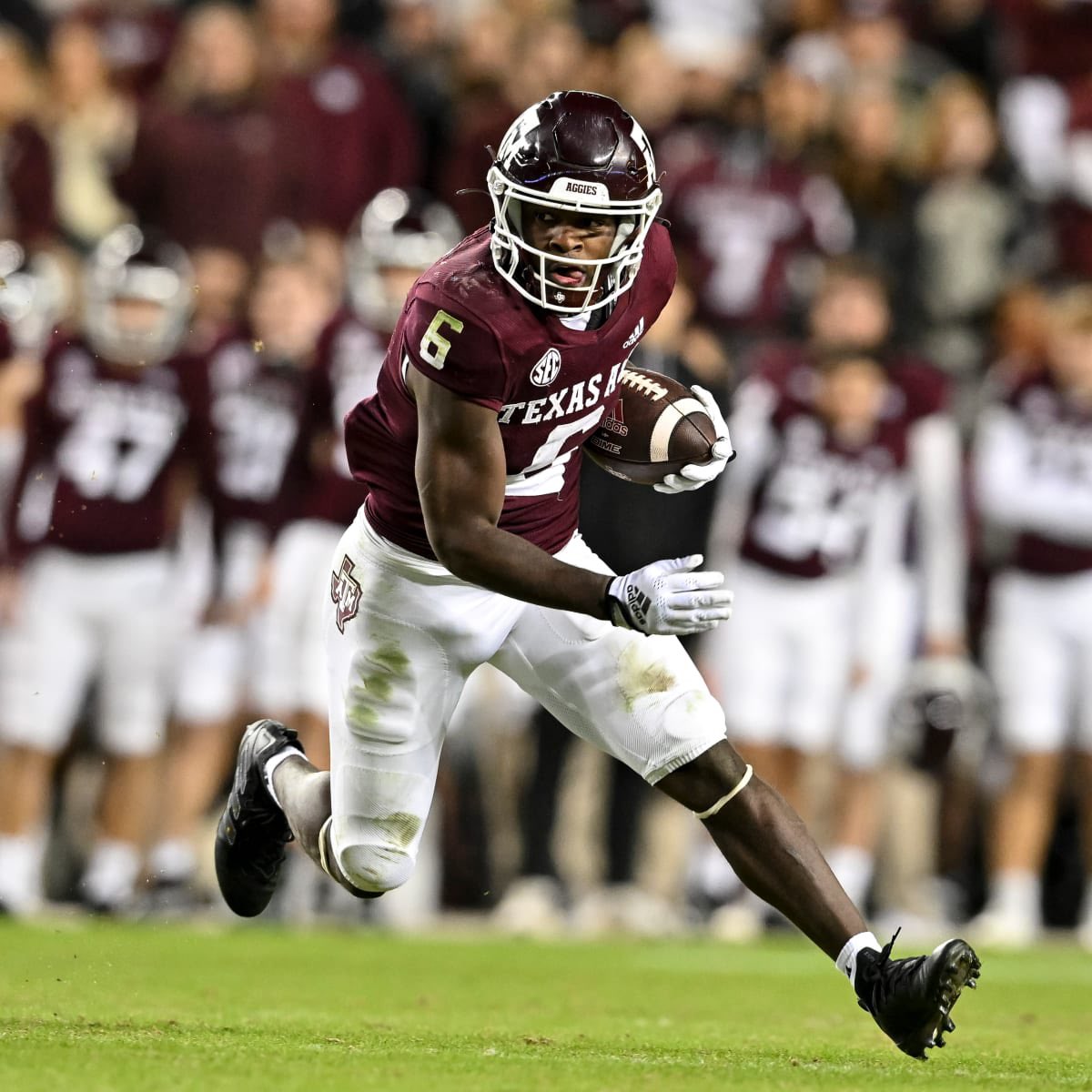 AggiesToday's tweet photo. Devon Achane: Fastest 40-yard dash time at the NFL Combine among RB’s 🔥 https://t.co/8pRwXyFVyB