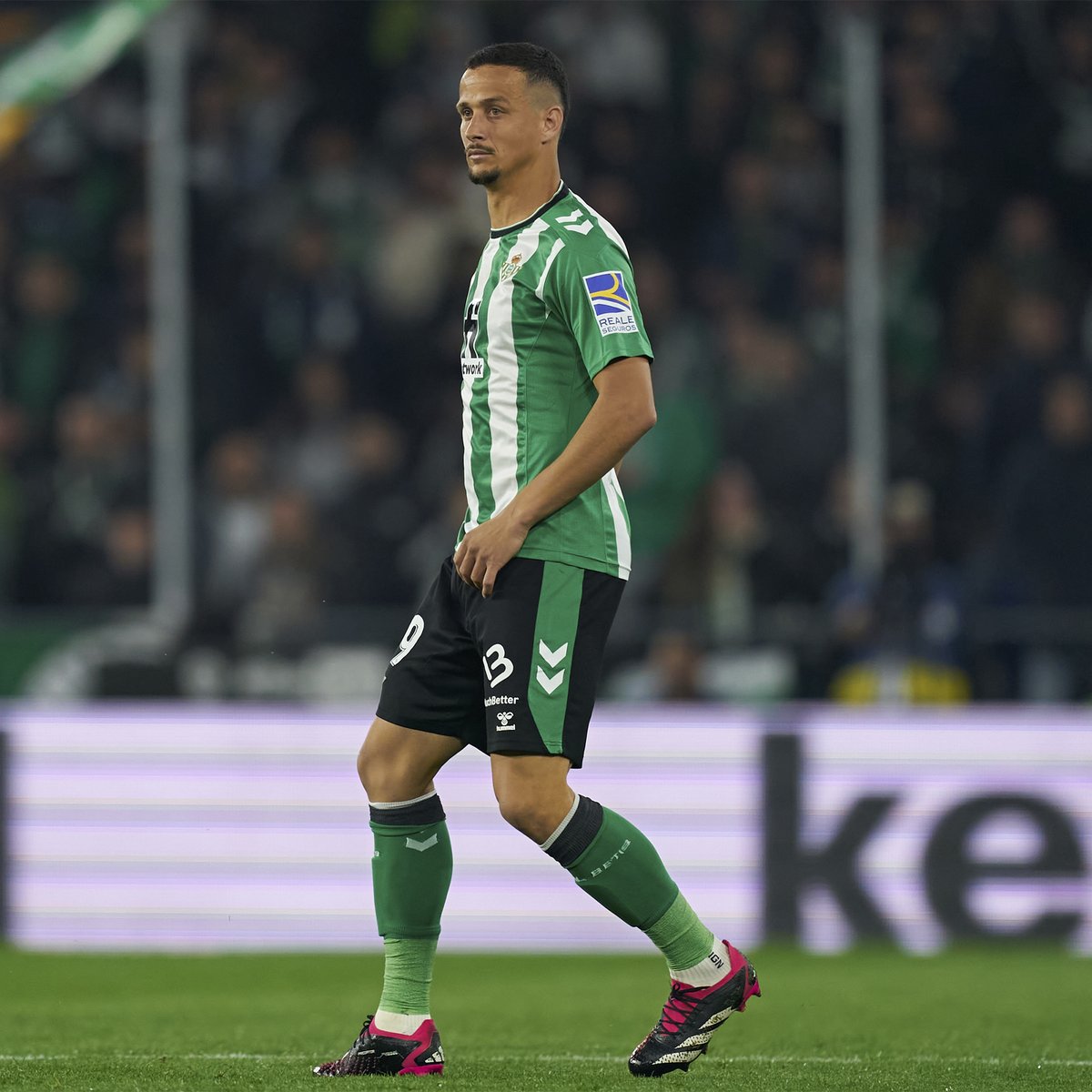 RealBetis's tweet photo. ⛔🧱💪

Estos dos... https://t.co/POjtJDI5si