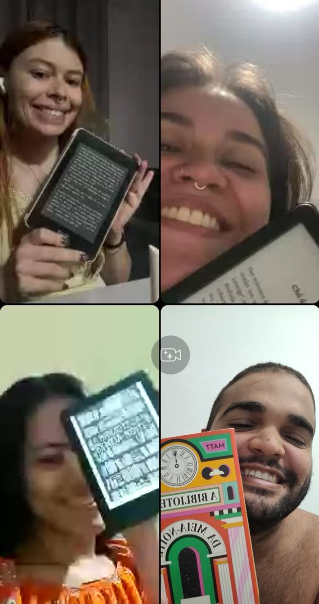 d0stoievski's tweet photo. hoje teve book clube do esgoto com as ++, discutindo Biblioteca da Meia-noite, é mt bom discutir livros???? faltou Anne mas ela vai estar na próxima!!! @einnniw @luizanl0b4t0 https://t.co/GiBADIlYei