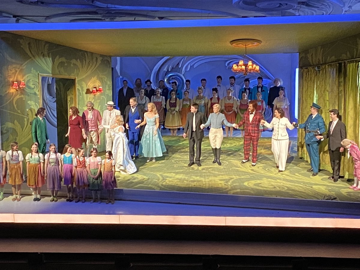 Stunning &amp; very entertaining opening night of Richard Strauss’ “Der Rosenkavalier”, -the-German language <a href="/IrishNatOpera/">Irish National Opera</a> Premiere this Season, with German Bass Andreas Bauer Kanabas &amp; three great Irish sopranos <a href="/CelineSoprano/">Celine Byrne</a>, <a href="/ClaudiVaBoyle/">Claudia Boyle</a> &amp; Paula Murrihy.
Bravi INO! 👏🏻👏🏻👏🏻