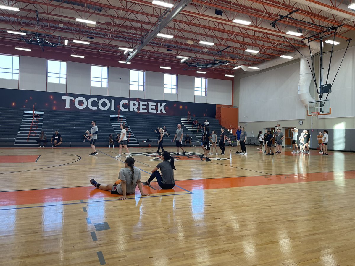 32Coach_B's tweet photo. Great way to wrap up the @TocoiCreekGBB season! So fun to get up and down with this group. We’ll miss you seniors! #alreadysore https://t.co/kPLoQJin5D
