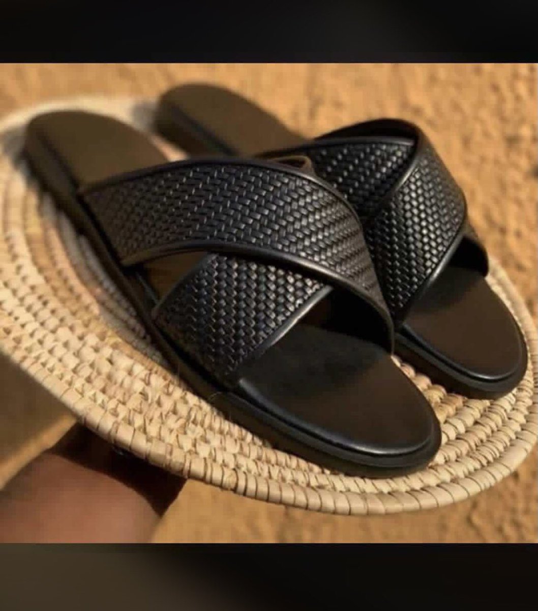 Kvng_damii's tweet photo. Okay Guys I’m MIA or DOLDAM. Business name is doldam.luxuryz on https://t.co/G7iGf6Bsl2
DOLDAM.LUXURYZ is a brand that specializes in handmade products; footwear, handbags, customized leather Bracelets, belts, e.t.c And I make them all too. Please follow on Instagram and retweet. https://t.co/8Fsn82ElFW