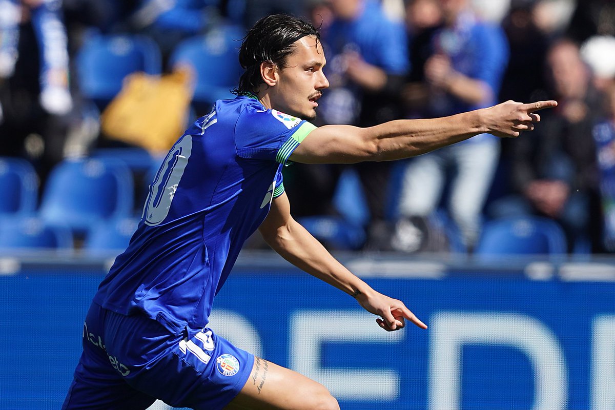 EnTresToques's tweet photo. 🚀 • Enes Ünal ha marcado 5 goles en sus últimos 5 partidos en #LaLiga para ayudar al #Getafe a salir del descenso. Está en racha.

• Veremos si el Getafe le saca rédito en los próximos dos partidos, que serán contra rivales directos: Cádiz, fuera y Sevilla, en casa. https://t.co/wUW58BFbKK