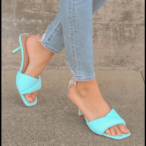 taylor_deer's tweet photo. So good I had to share! Check out all the items I'm loving on @Poshmarkapp #poshmark #fashion #style #shopmycloset #calia #stevemadden #anthropologie: https://t.co/V96JD0KYtG https://t.co/uCdDUh2SJC