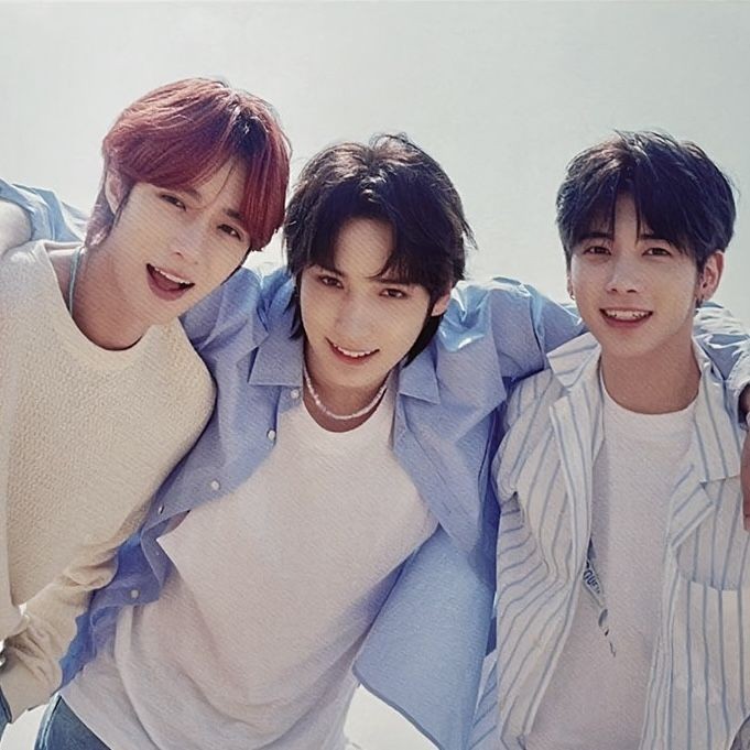 usintheMWorld's tweet image. I still can&apos;t believe it&apos;s already 4 years...

4 YEARS WITH TXT
#ToFOUReverlandWithTXT
#TXT_4th_Anniversary
#투바투와함께한4년내일도함께할우리