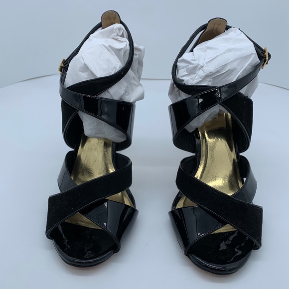 GinaGoodson's tweet photo. So good I had to share! Check out all the items I'm loving on @Poshmarkapp from @WitchyKitty77 #poshmark #fashion #style #shopmycloset #tedbakerlondon #anthropologie #planetgold: https://t.co/cRFO1ux8o8 https://t.co/VHASViAb0P