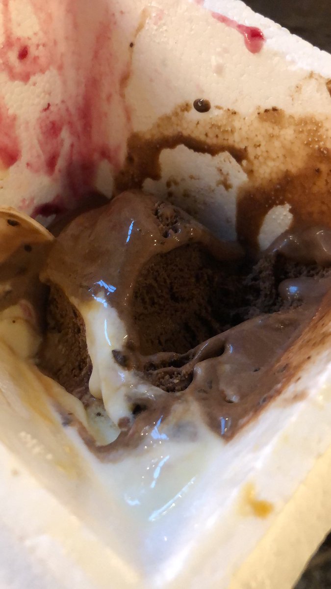 Nada mas lindo que tomarse un cuartito de helado de <a href="/gelatoelpodio/">El Podio Heladería</a>  en #SmartPlazaPatioParquePatricios