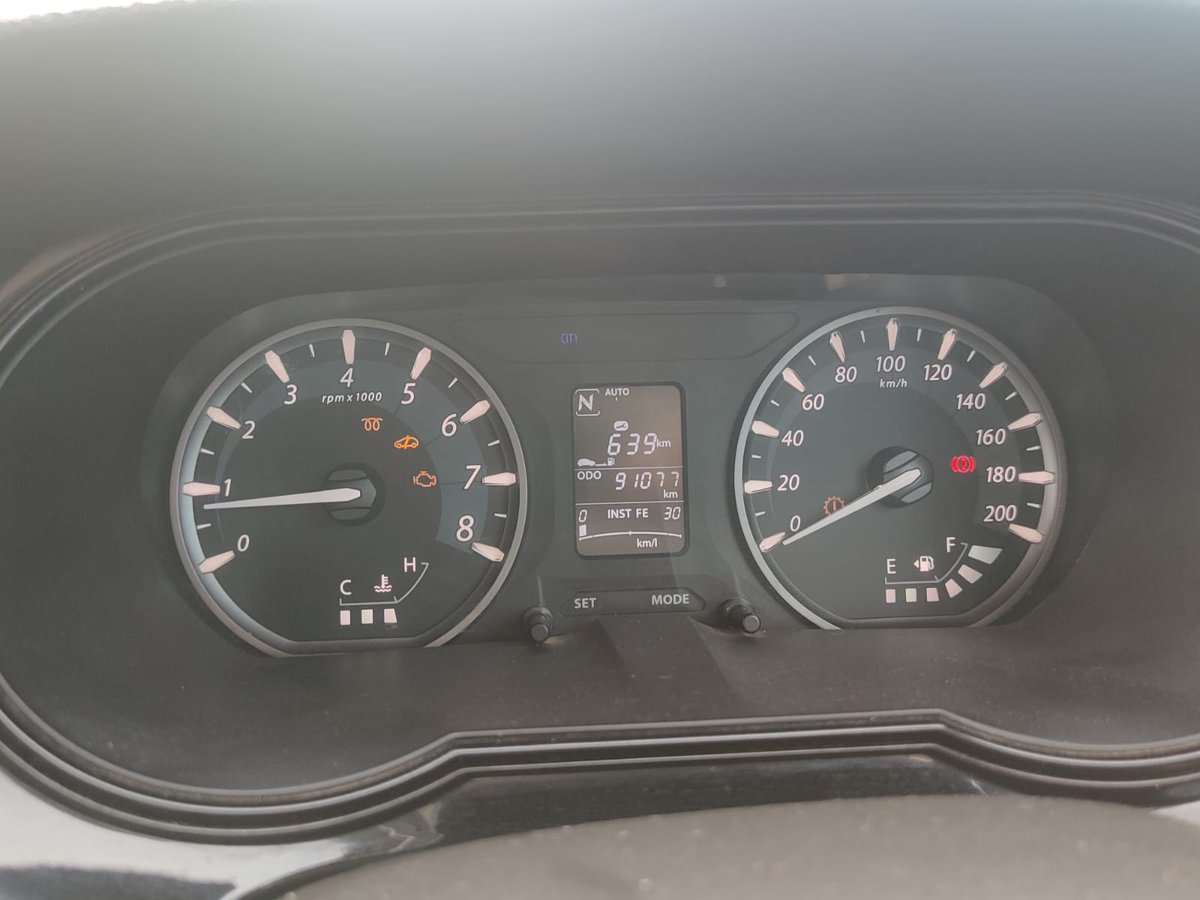 ImSm_13's tweet photo. @Zoomcar_India Attached dashboard image showing engine overheating warning. https://t.co/cxIKcJYLks