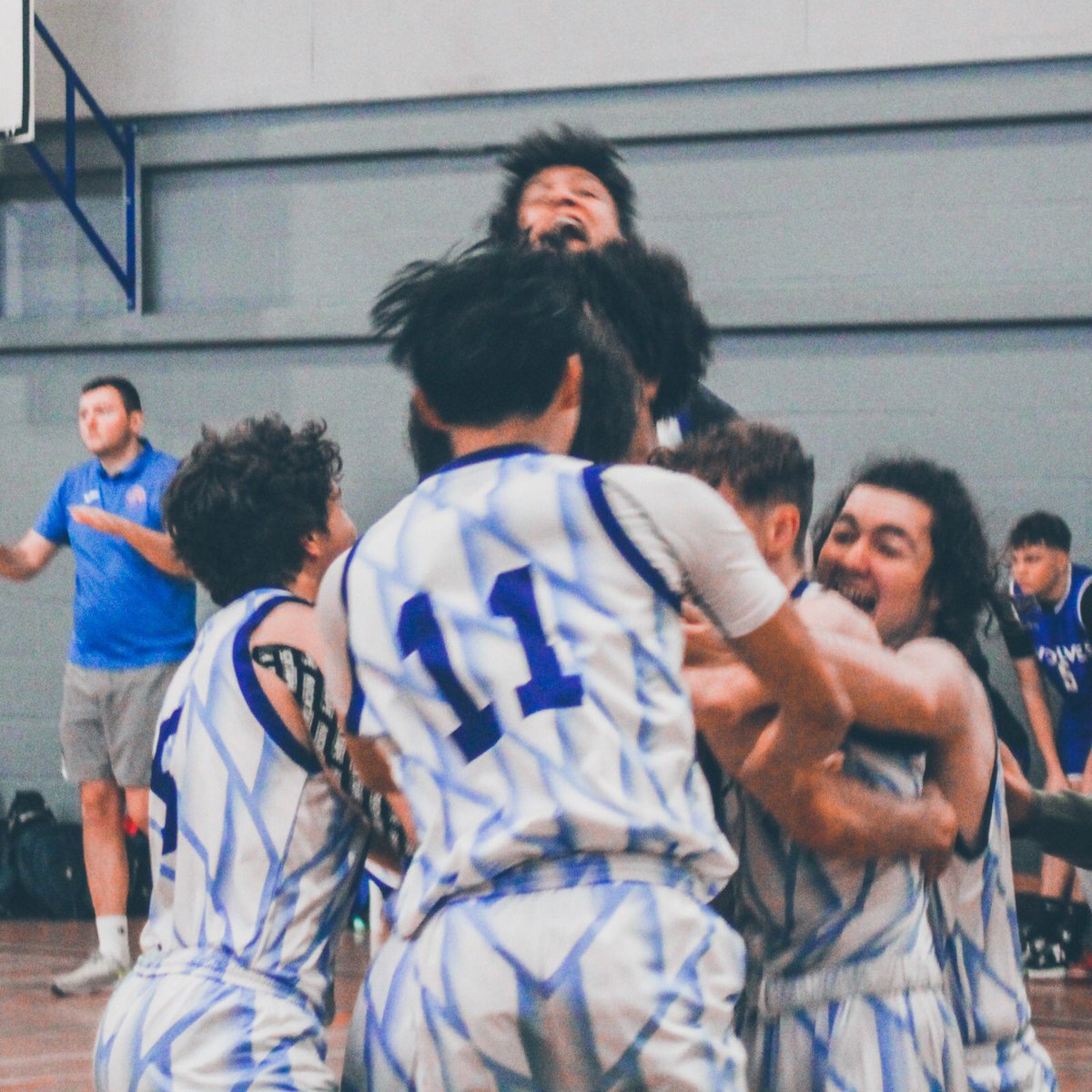 Two phenomenal clutch wins as the Rens U16s and U18s both defeated their <a href="/WLWolves/">West Lothian Wolves</a> counterparts with buzzer beating winners today at Shawlands.

Rens U16  60 v 58  Wolves U16
Rens U18  85 v 82  Wolves U18

#LetsGoRens 🏀🔥💪 #RensAsOne