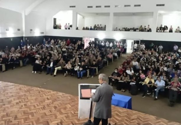 EMMAETachira's tweet photo. Gracias a todos alumnos, docentes, personal, padres y representantes  ⁦@EMMAETachira⁩ se presentó maravilloso concierto la mañana de hoy 05/03/2023 en el teatro Luis Gilberto Mendoza ⁦@DCETachira⁩ https://t.co/bb6ysKGBV0