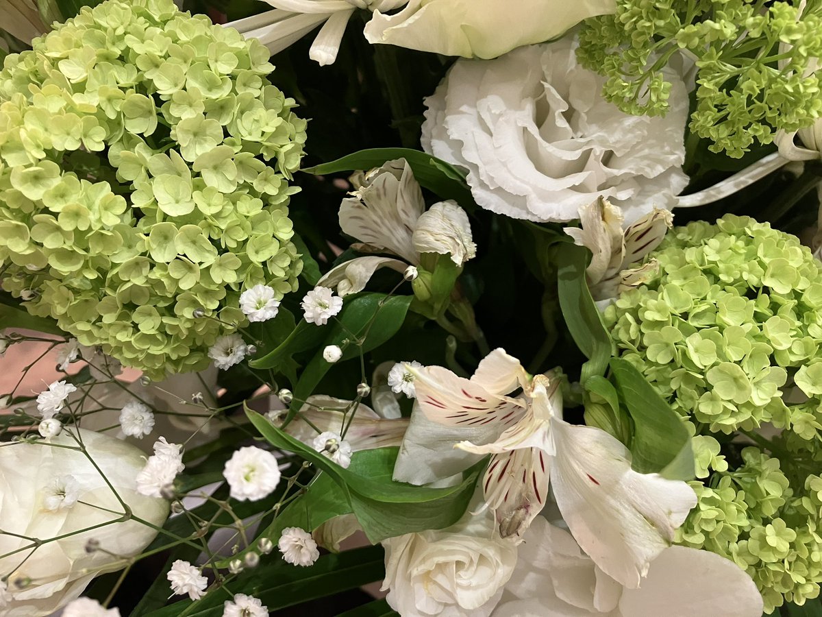 a3yk426's tweet photo. 母のお葬式のお花…
酷すぎる。大手なのに、最後のお別れがこんな残念なのは悲しい https://t.co/CwFe479IyE