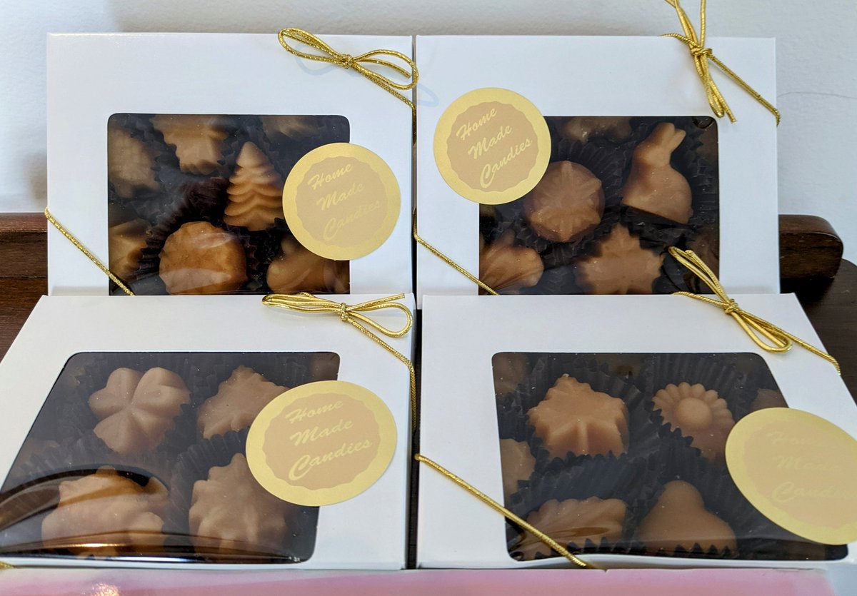 ChickenJen's tweet photo. Four gift boxes of maple candy going out this evening. I could sell more if I ate less! #Maine #maplecandy https://t.co/3rQebi0L8A