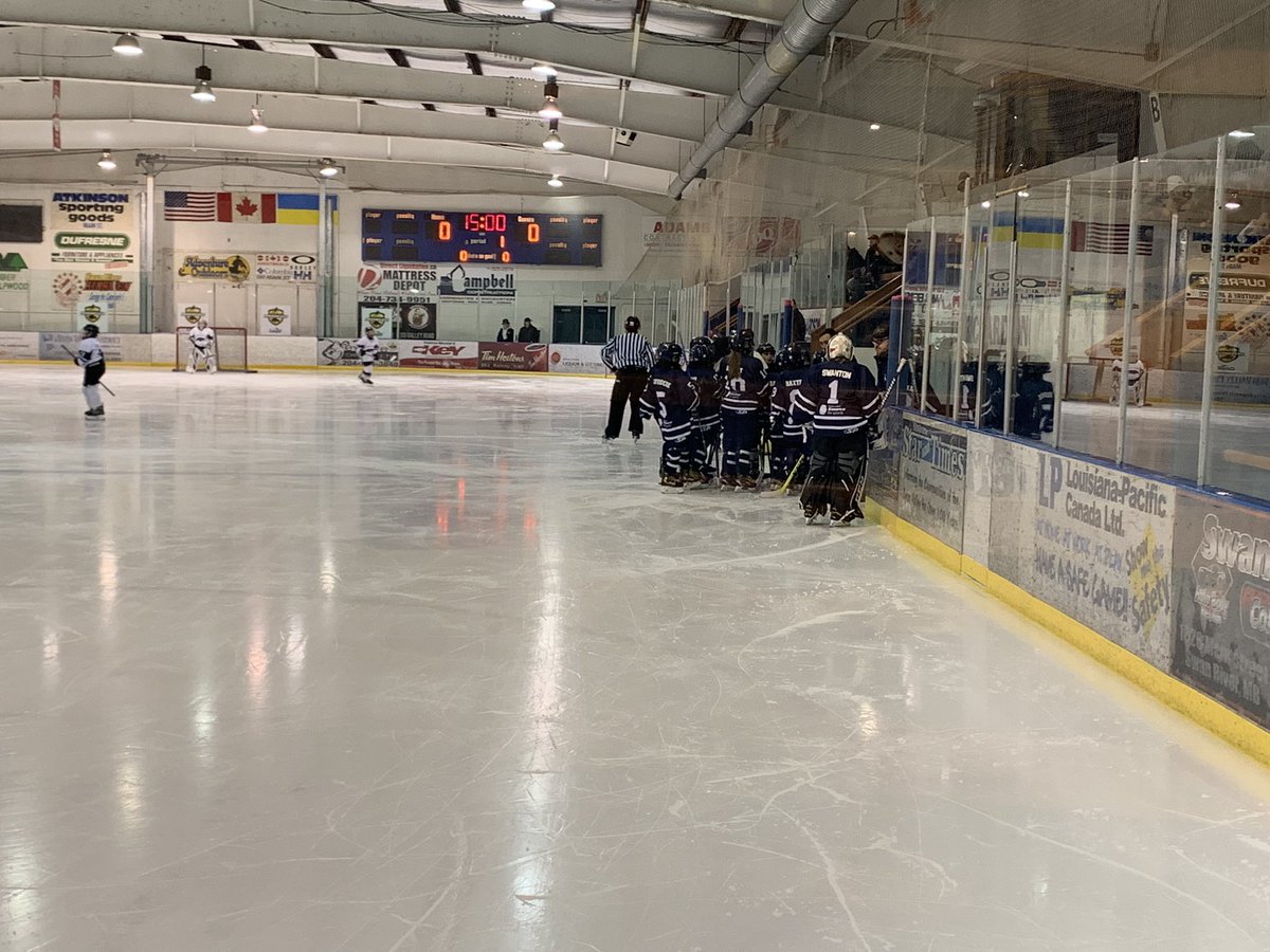 blake0415's tweet photo. Going for gold!!  #believeinteam #hmprovincials https://t.co/0RYldhmIDL