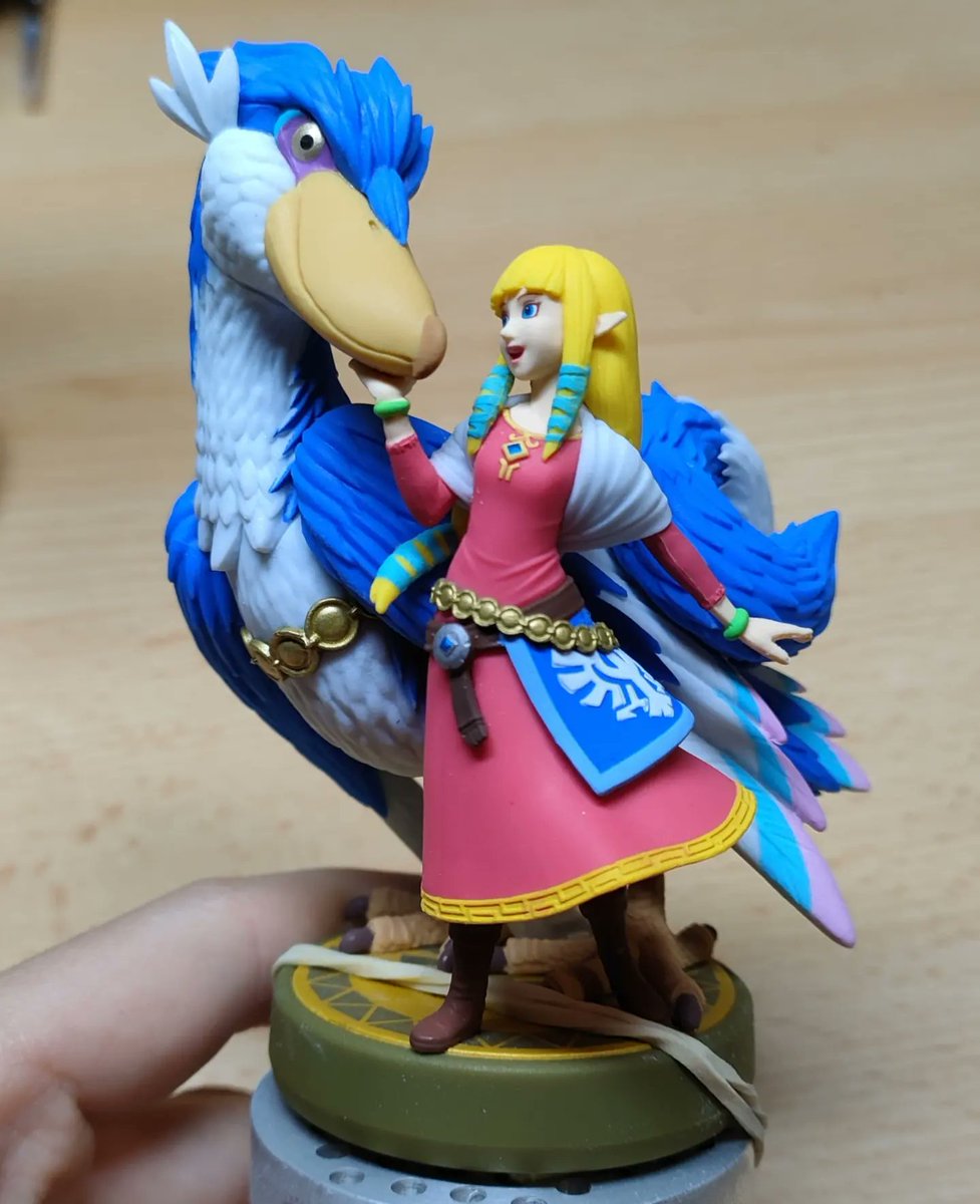 a0hmin's tweet photo. Painted my Zelda amiibo last week!
So much fun omg I love figure painting 🥺✨
#customamiibo #skywardsword https://t.co/lX5bCdvayH