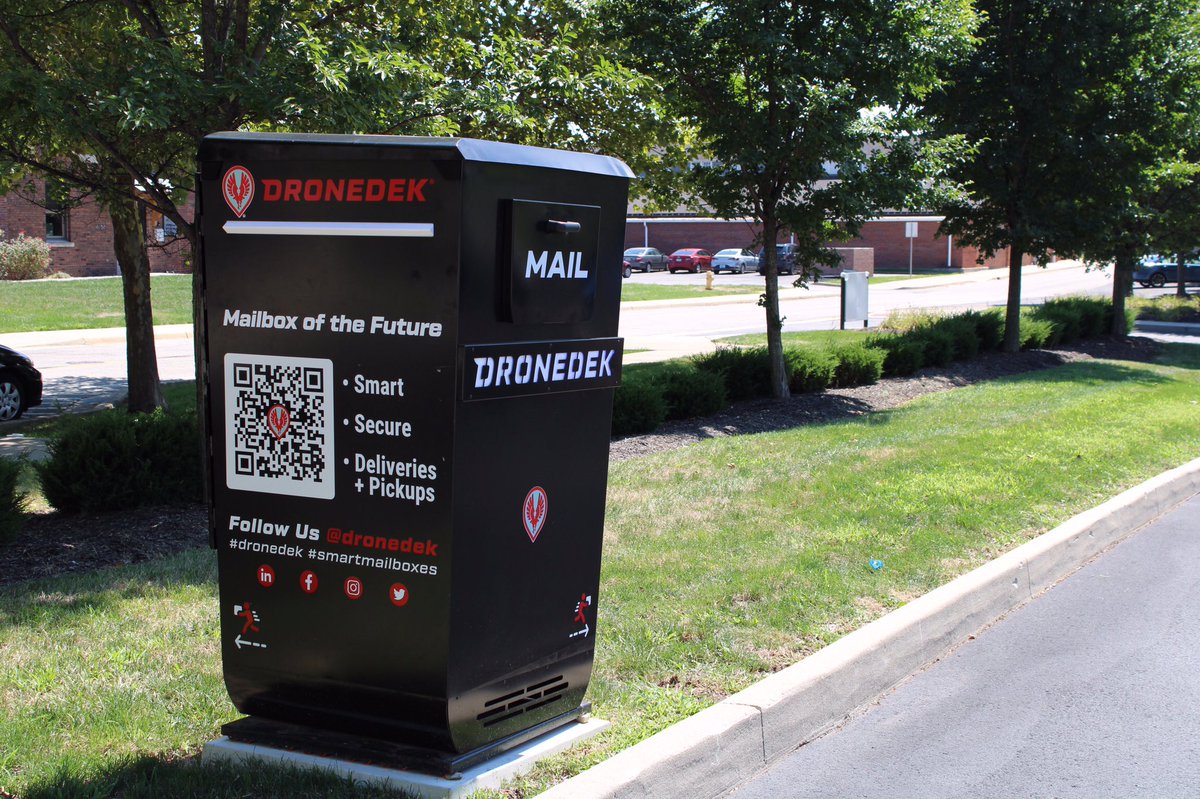 arrive_ai's tweet photo. Our 1st-gen #smartmailboxes have core features that address common pain points plaguing campuses and businesses such as:

🔎 Little transparency without notifications

⛓ Lack of a chain of custody

🕰 Limited off-hours and weekends ability https://t.co/Zcvvy754qc