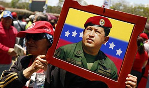 Cubacooperabol2's tweet photo. Aquí estoy parado firme. Mándeme el pueblo, que yo sabré obedecer. Soldado soy del pueblo, ustedes son mi jefe. #ChávezVive #CubaPorLaVida
@cubacooperaven @MINSAPCuba @japortalmiranda https://t.co/d4rNPy3By5