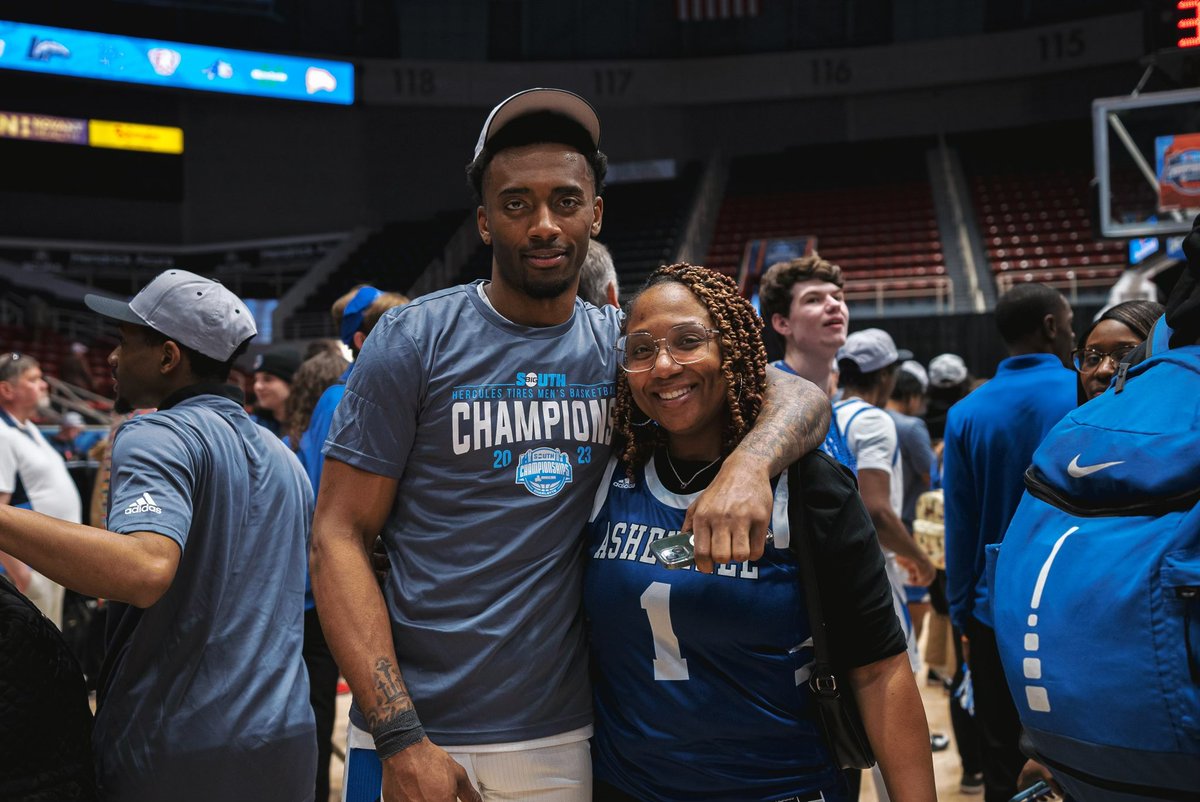 LC Bird Basketball tweet media