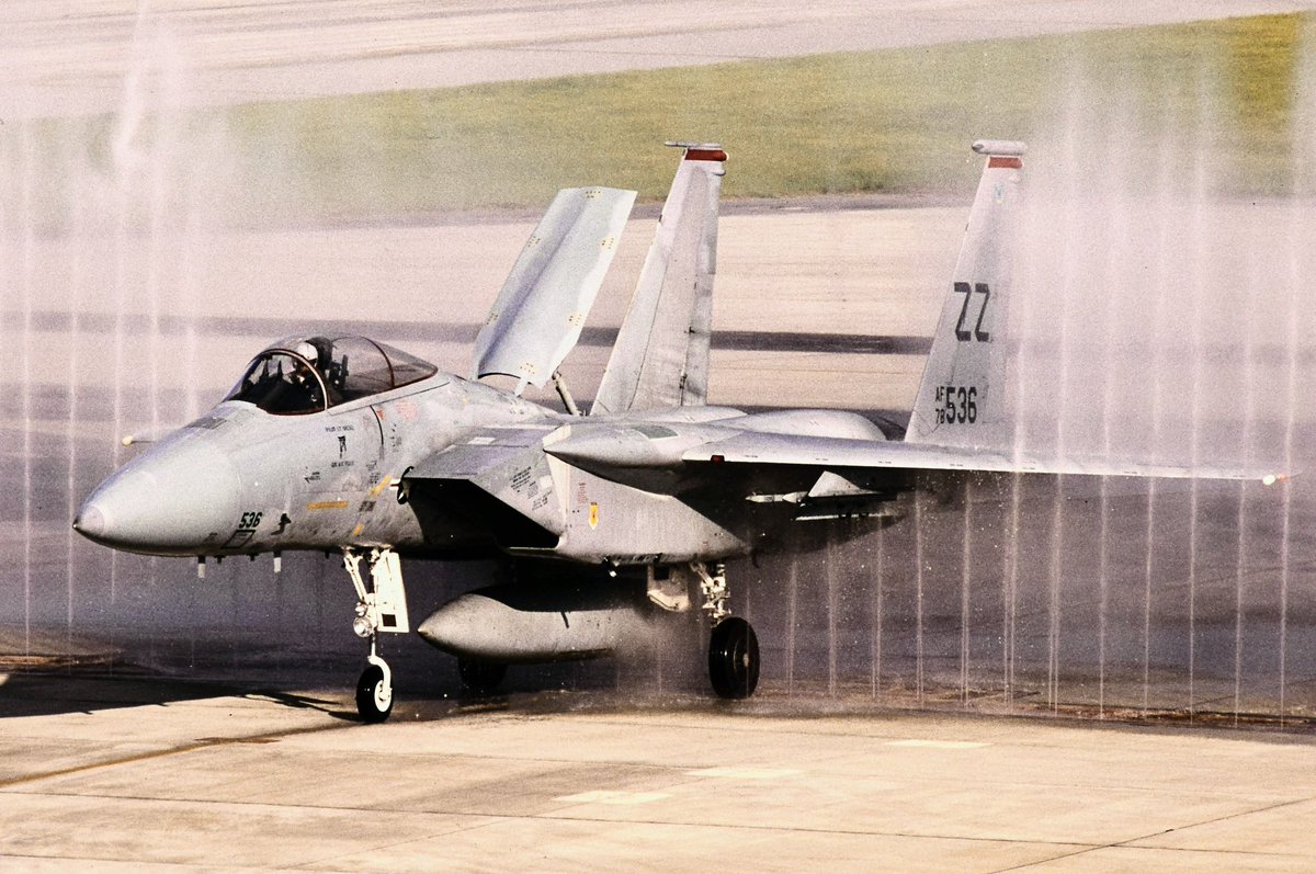 #536の日 嘉手納基地 F-15C
67TFS 18TFW ZZrd 78-0536、
August 1983。洗い場。